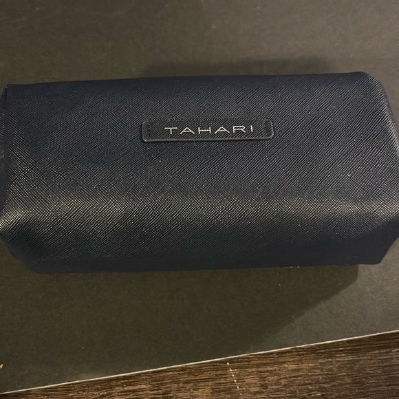 Tahari Men’s Toiletry / Travel Bag Small - Picture 2 of 5